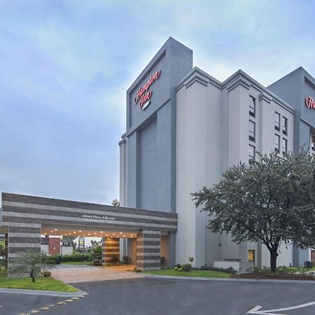 Hampton By Hilton Monterrey Galerias Obispado Esterno foto