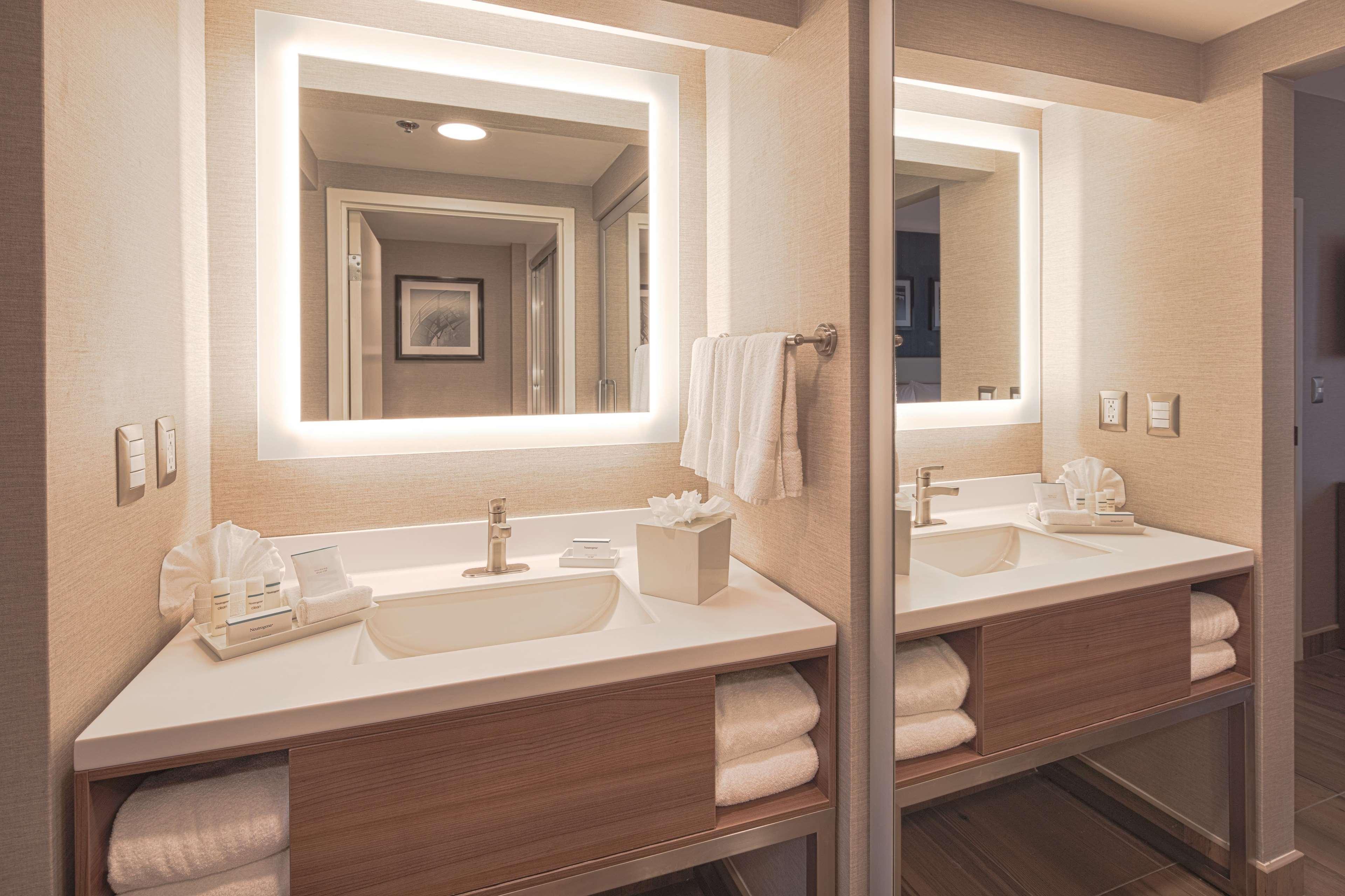 Hampton By Hilton Monterrey Galerias Obispado Esterno foto