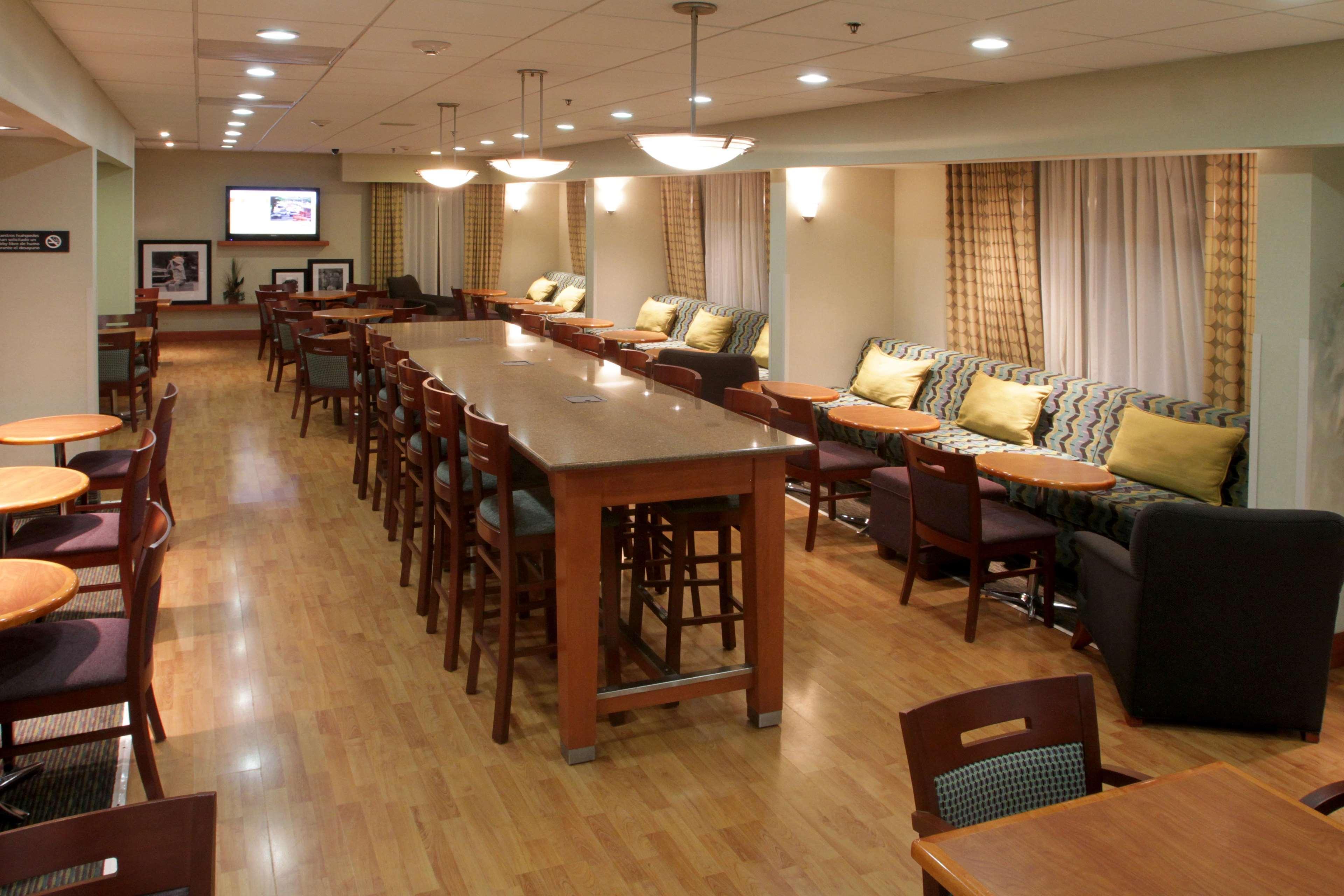 Hampton By Hilton Monterrey Galerias Obispado Esterno foto