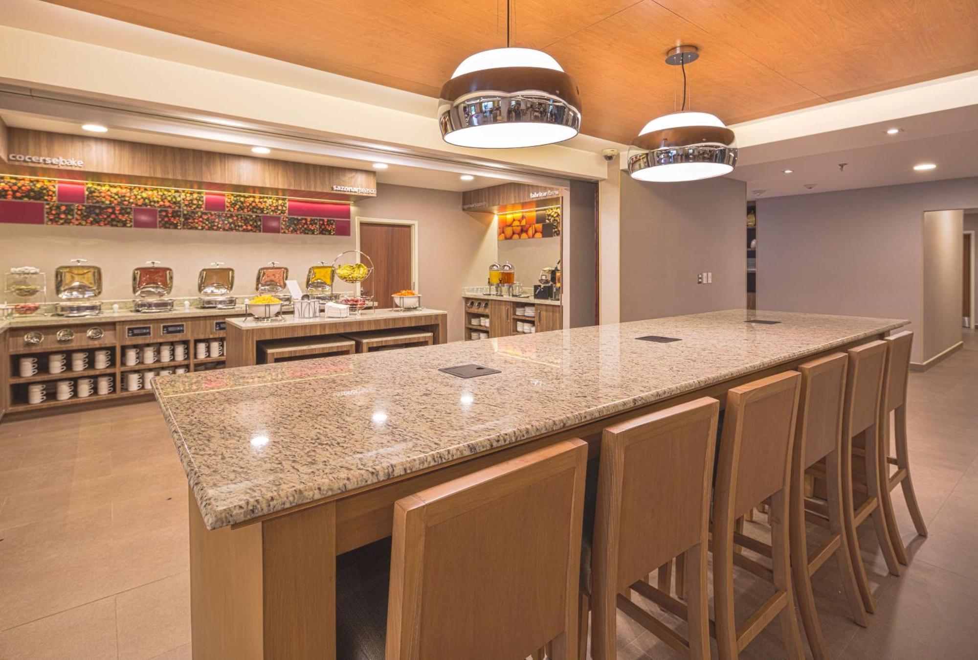 Hampton By Hilton Monterrey Galerias Obispado Esterno foto