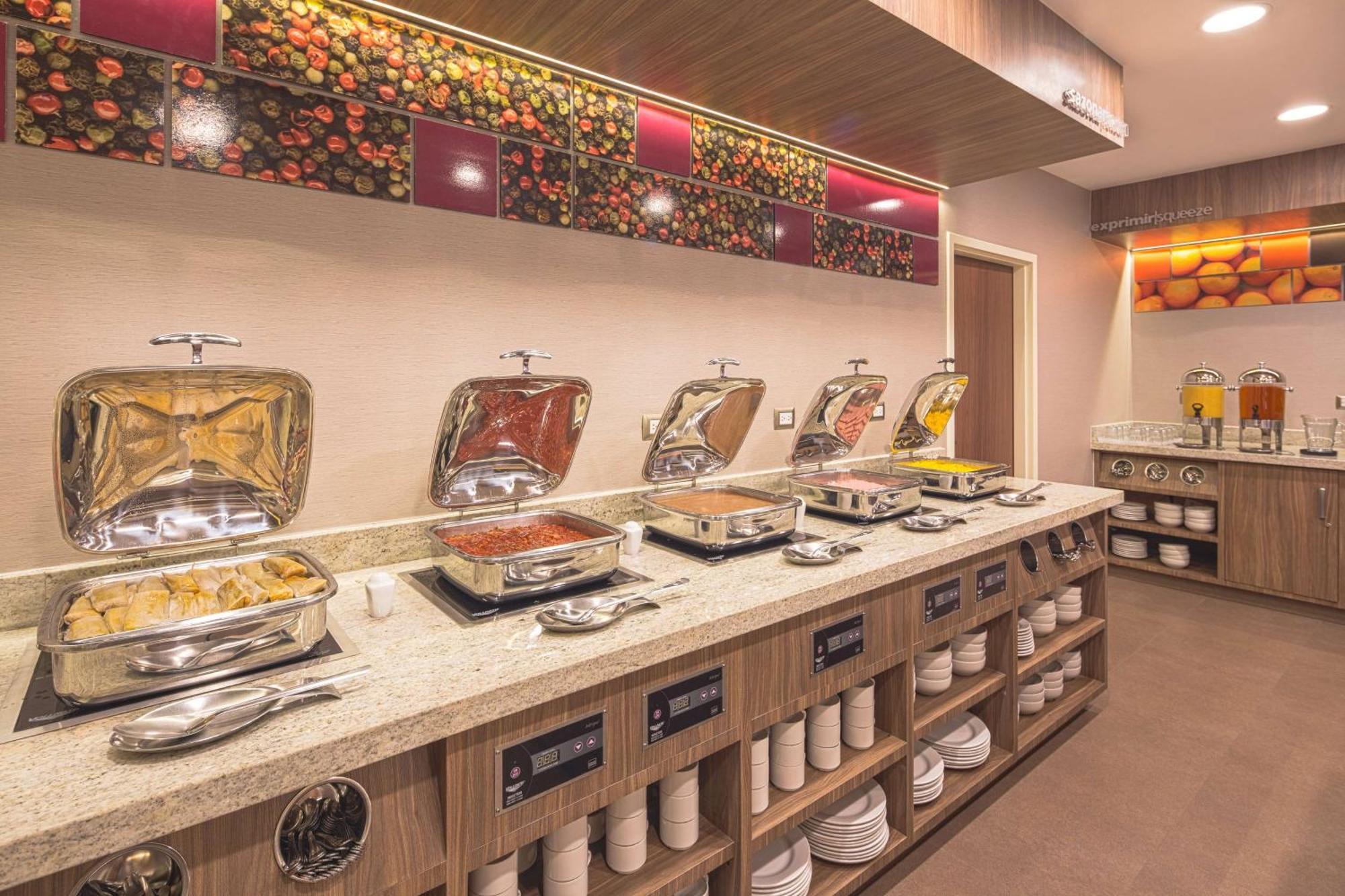 Hampton By Hilton Monterrey Galerias Obispado Esterno foto