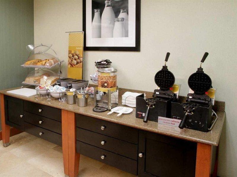 Hampton By Hilton Monterrey Galerias Obispado Esterno foto